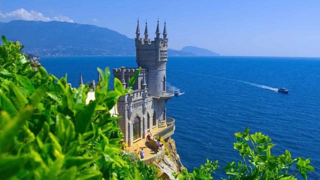 🌿Экскурсия: Дворцы Южнобережья: Алупка – Ливадия – Ласточкино гнездо