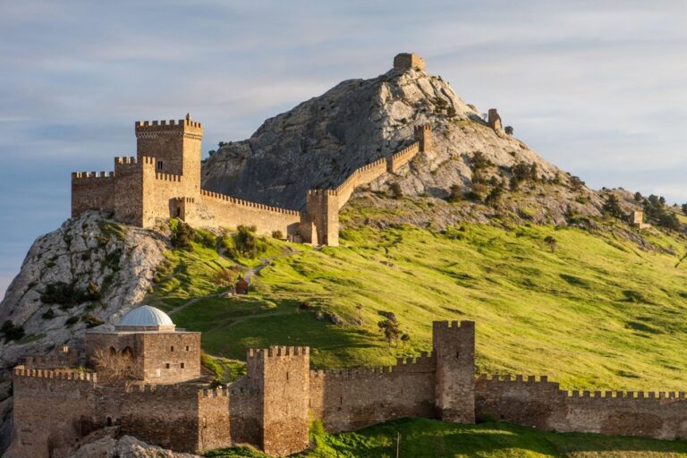 🏰Экскурсия: Судак – Новый Свет: Генуэзская крепость + Тропа Голицына
