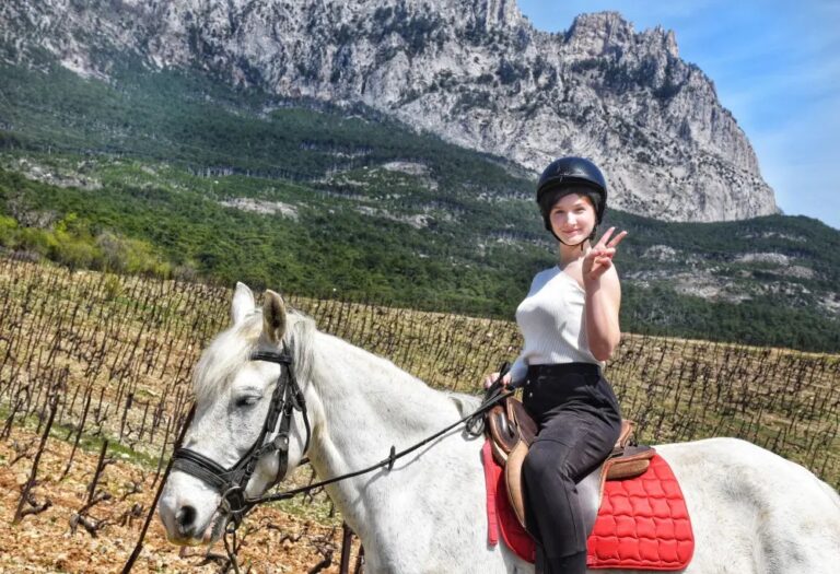 🐎 Конные прогулки в Ялте от клуба «Ай-Василь»