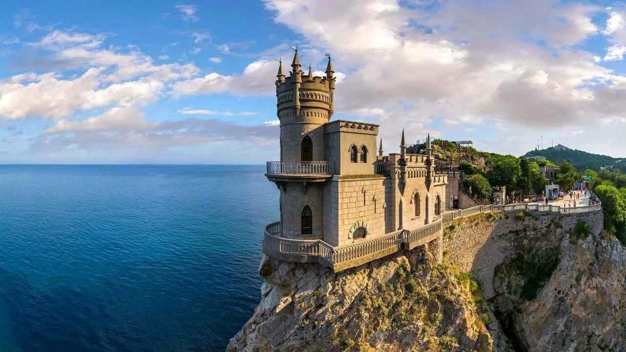 🌿Экскурсия: Дворцы Южнобережья: Алупка – Ливадия – Ласточкино гнездо